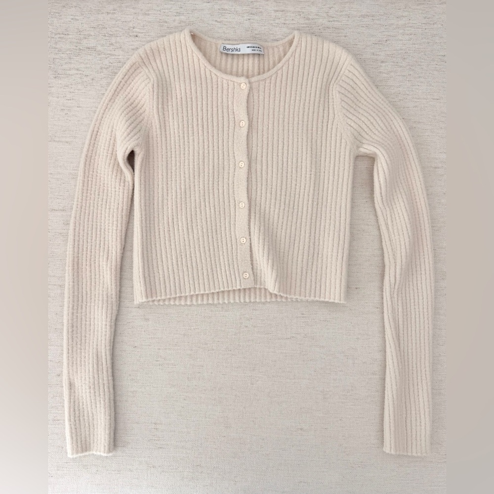 Bershka Ribbed Cream Button-Up Cropped Cardigan